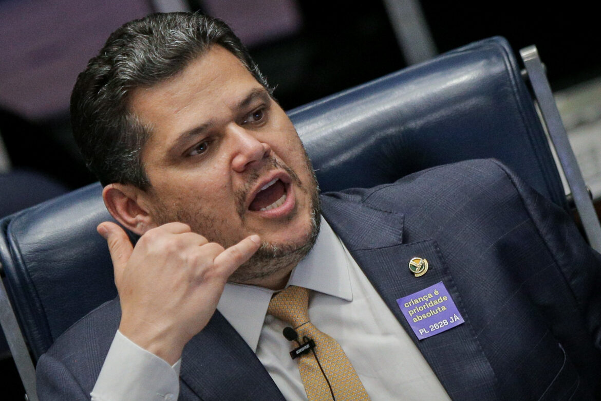 alcolumbre-lava-as-maos-sobre-votos-de-messias-ao-stf:-“to-fora-disso”