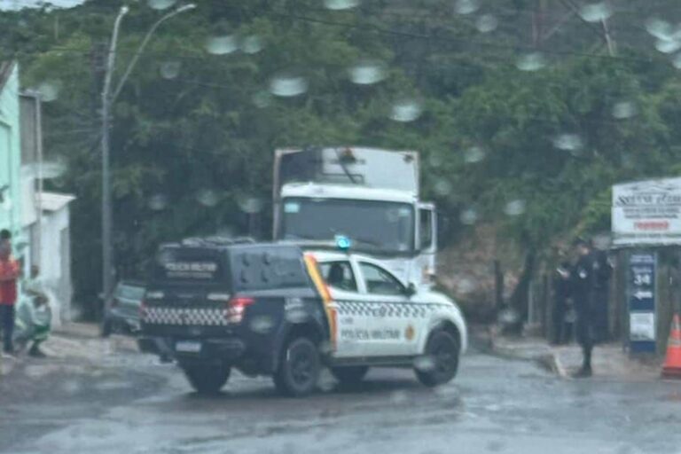 Gari escorrega e morre atropelado por caminhão de lixo no DF