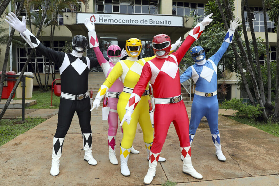 “power-rangers”-se-reunem-para-doar-sangue-no-hemocentro-de-brasilia