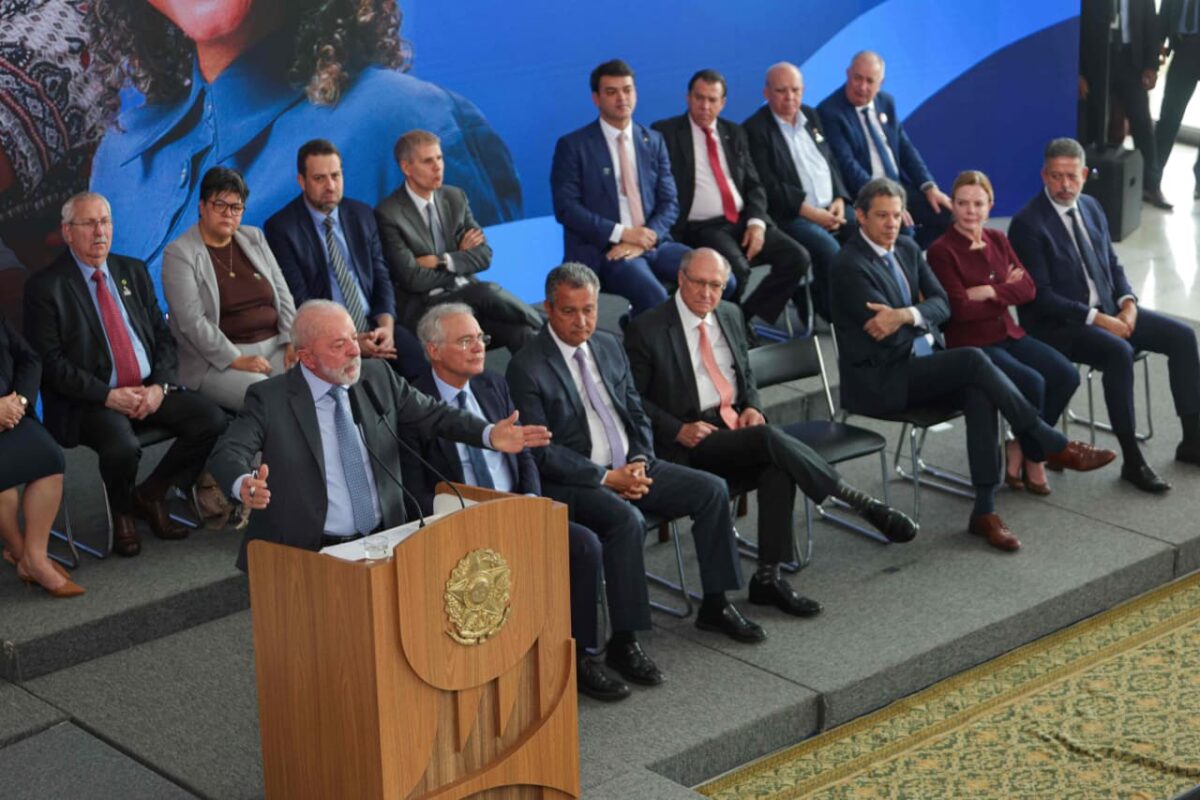 ausencia-de-caciques-do-centrao-com-lula-marca-sancao-da-isencao-do-ir