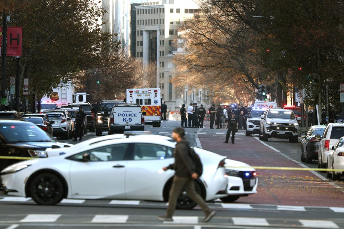 voos-para-washington-sao-pausados-apos-tiroteio-perto-da-casa-branca