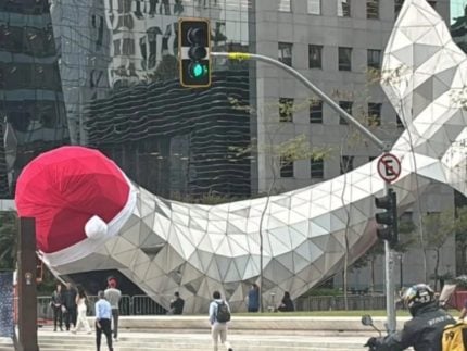 “virou-peru”:-decoracao-de-natal-da-baleia-da-faria-lima-divide-opinioes-na-web