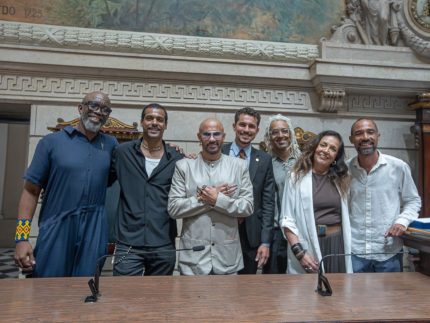 afroreggae-audiovisual-recebe-medalha-pedro-ernesto-na-camara-municipal-do-rio