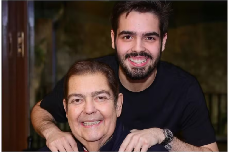 Faustão aparece em momento raro em família em publicação de João Silva