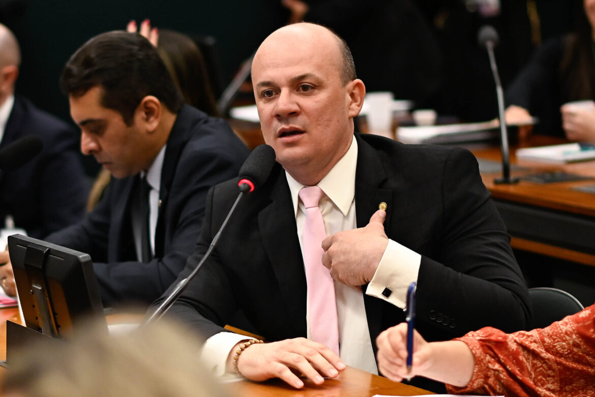 oposicao-define-novo-lider-na-camara-dos-deputados-para-2026