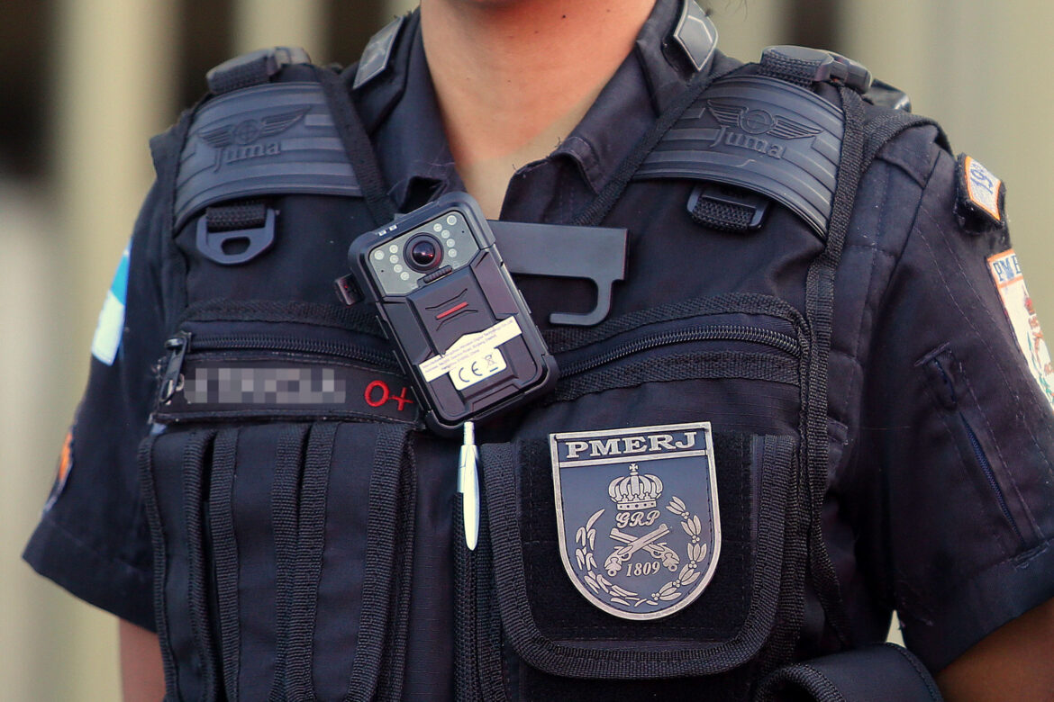 cameras-flagraram-pms-cometendo-crimes-na-operacao-mais-letal-do-rj