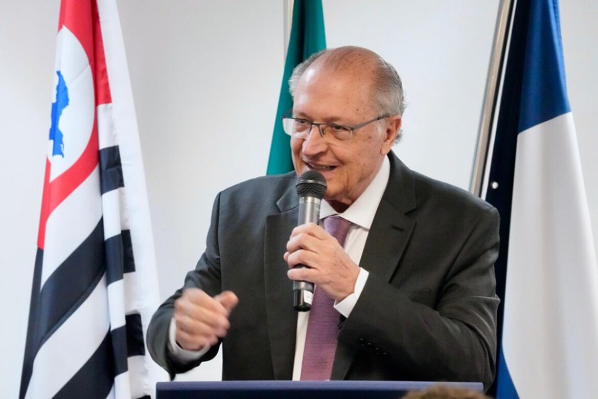 “temos-pressa”,-diz-alckmin-sobre-novas-isencoes-ao-tarifaco-dos-eua