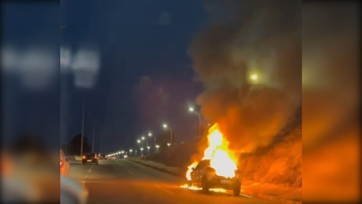 carro-fica-destruido-apos-pegar-fogo-e-assusta-motoristas-no-df