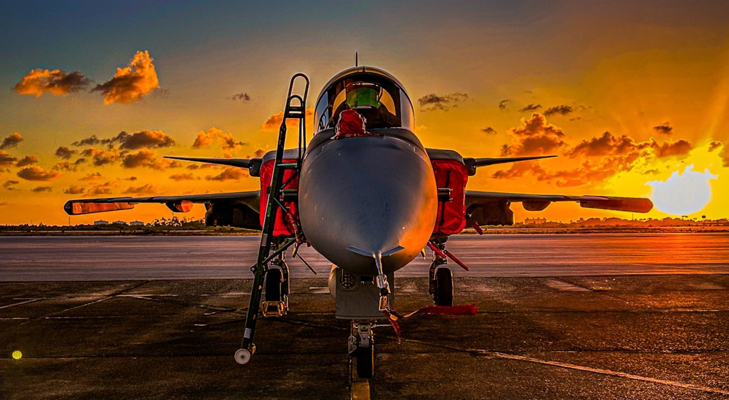 fab-realiza-o-1o-disparo-de-missil-do-caca-grippen;-video