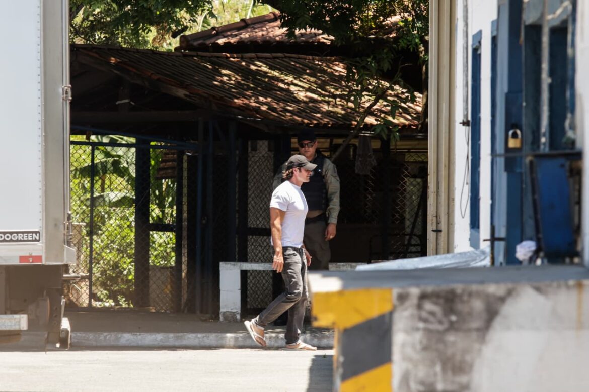 daniel-vorcaro-e-solto-e-deixa-cadeia-em-sp-com-tornozeleira-eletronica