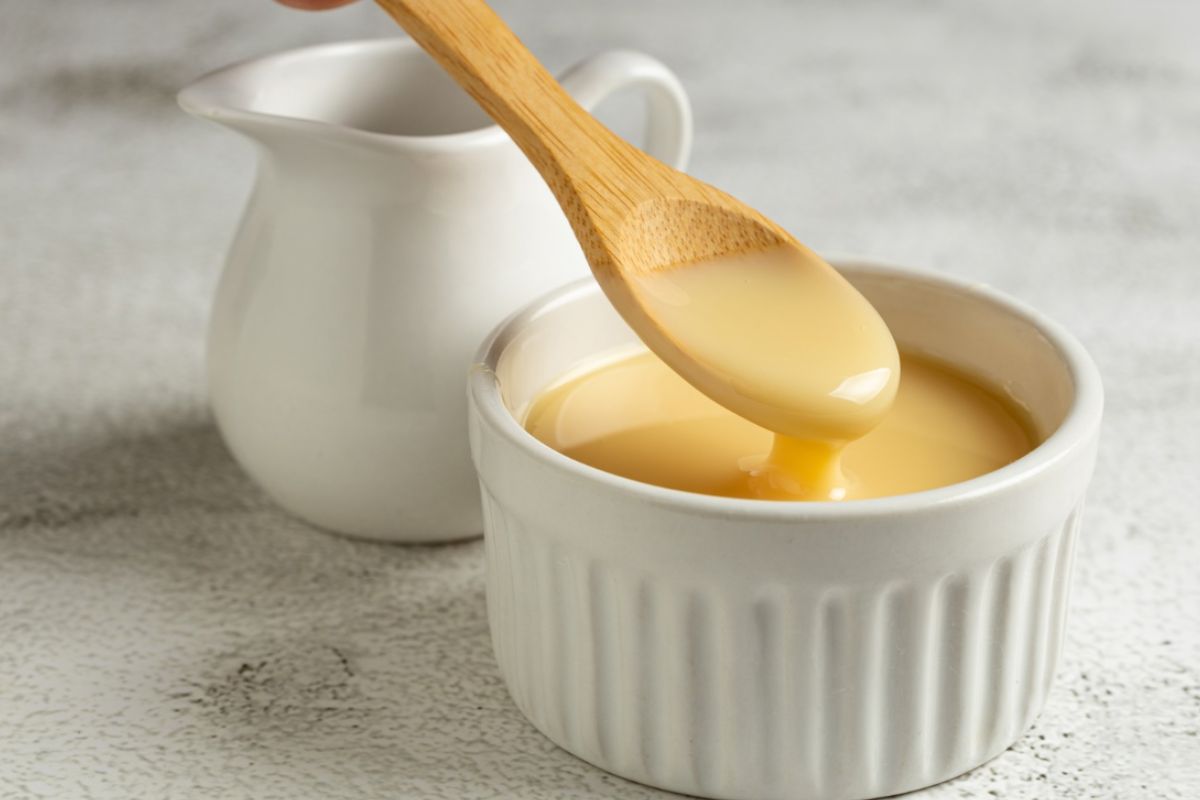 faca-em-casa:-leite-condensado-simples-e-delicioso-com-3-ingredientes