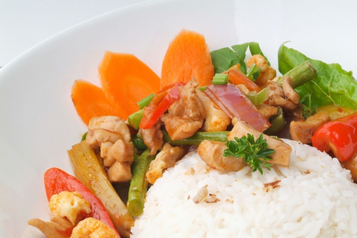 para-o-almoco-de-domingo:-frango-xadrez-suculento-e-cheio-de-sabor