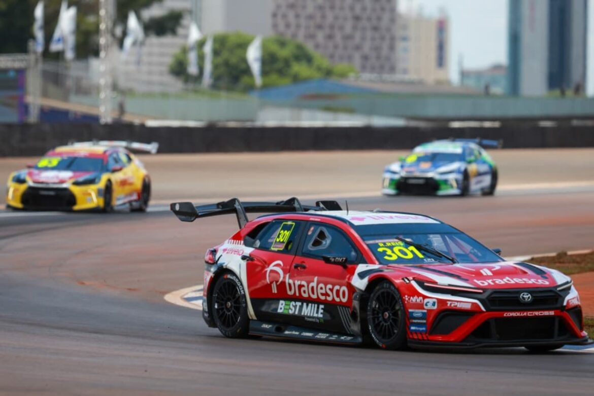 stock-car:-felipe-fraga-vence-corrida-sprint-em-brasilia