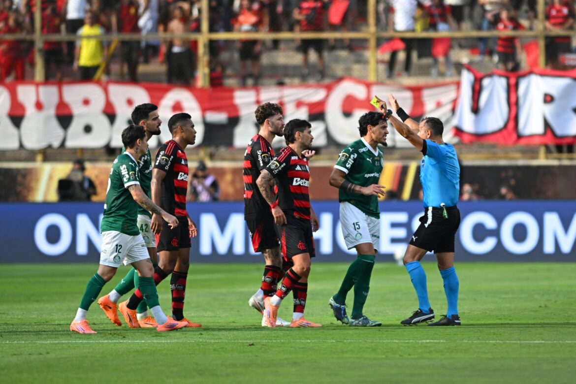 palmeiras-pede-expulsao-de-pulgar-em-lance-com-bruno-fuchs;-assista