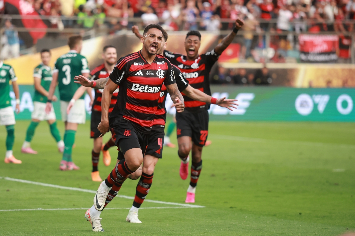 danilo-alcanca-feito-de-zico-e-gabigol-em-final-da-libertadores;-veja