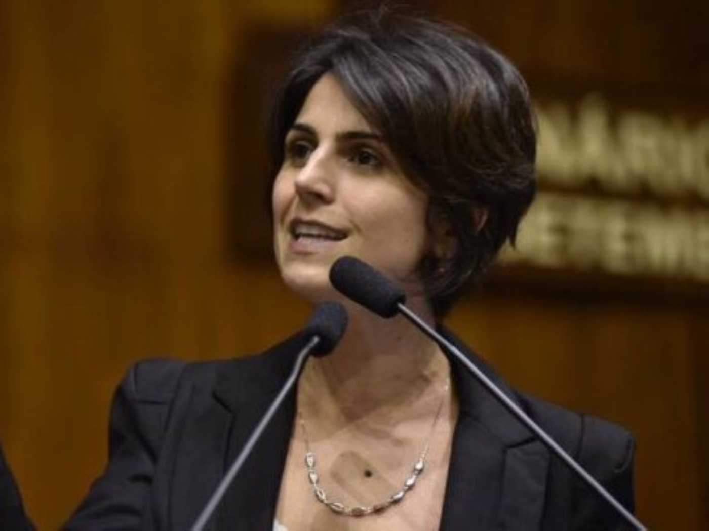 psol-anuncia-filiacao-de-manuela-d’avila-e-pre-candidatura-ao-senado