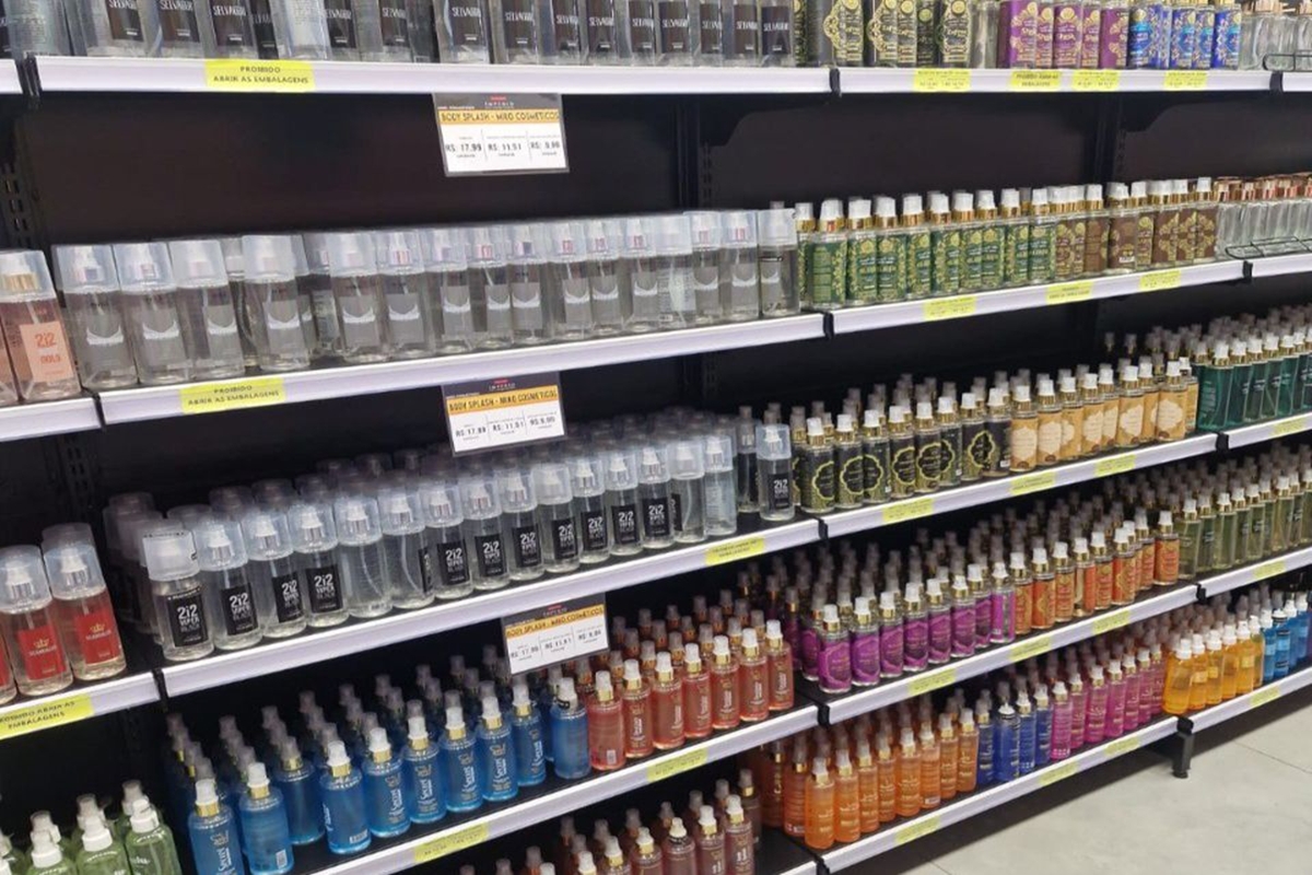 imperio-das-maquiagens-manda-fazer-revista-intima-em-clientes-negras