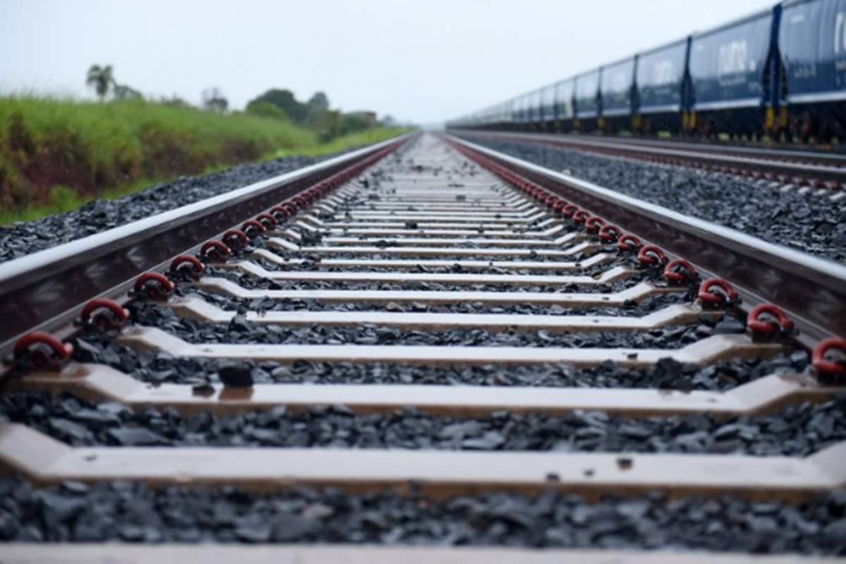 homem-e-encontrado-decapitado-sobre-linha-ferrea-apos-trem-passar