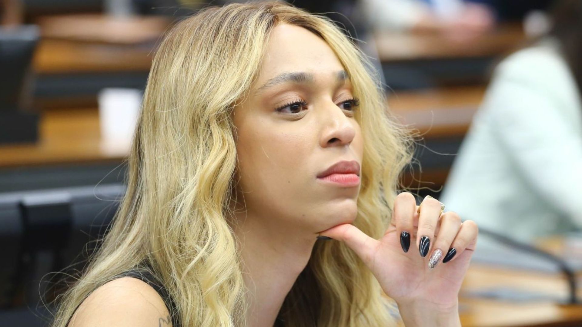 ​”partido-da-papuda”:-erika-hilton-lista-presos-do-pl-em-discurso