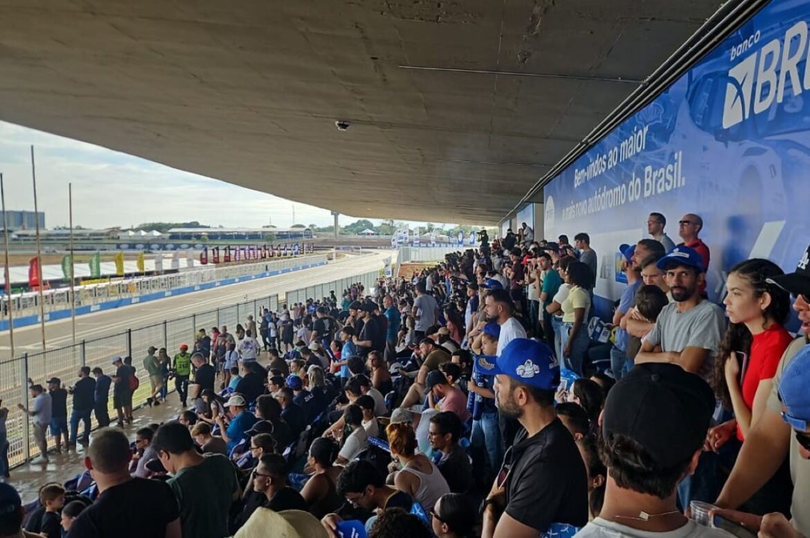 publico-vibra-com-reinauguracao-do-autodromo-internacional-de-brasilia