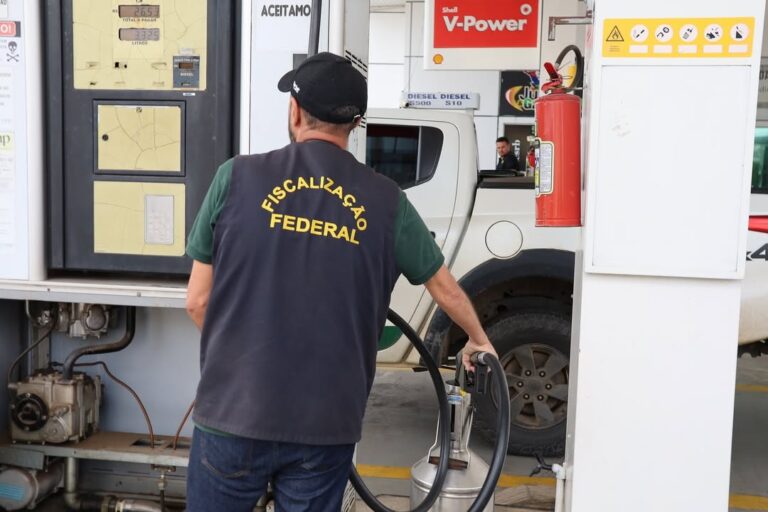 Em operação, MPAC faz varredura em postos para investigar irregularidades em combustíveis