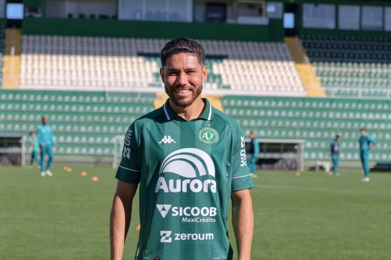 Atacante acreano brilha e ajuda a Chapecoense a voltar à Série A do Brasileirão em 2026