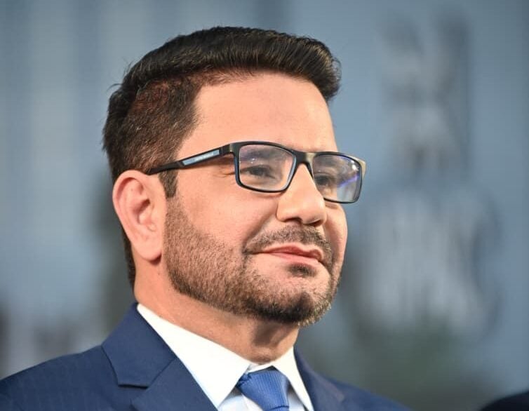 Gladson afirma na mensagem enviada à Aleac que deixará o comando do Palácio Rio Branco