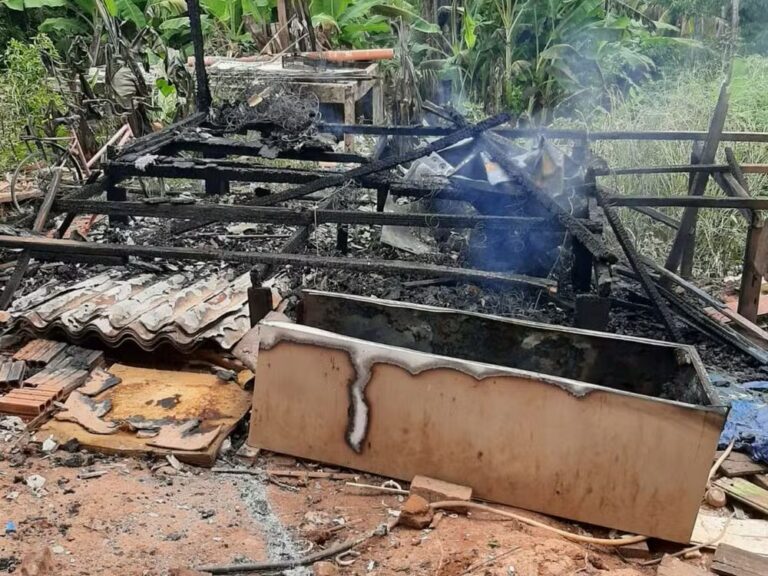 Caso de abandono mobiliza autoridades após incêndio deixar duas crianças desabrigadas em Rio Branco