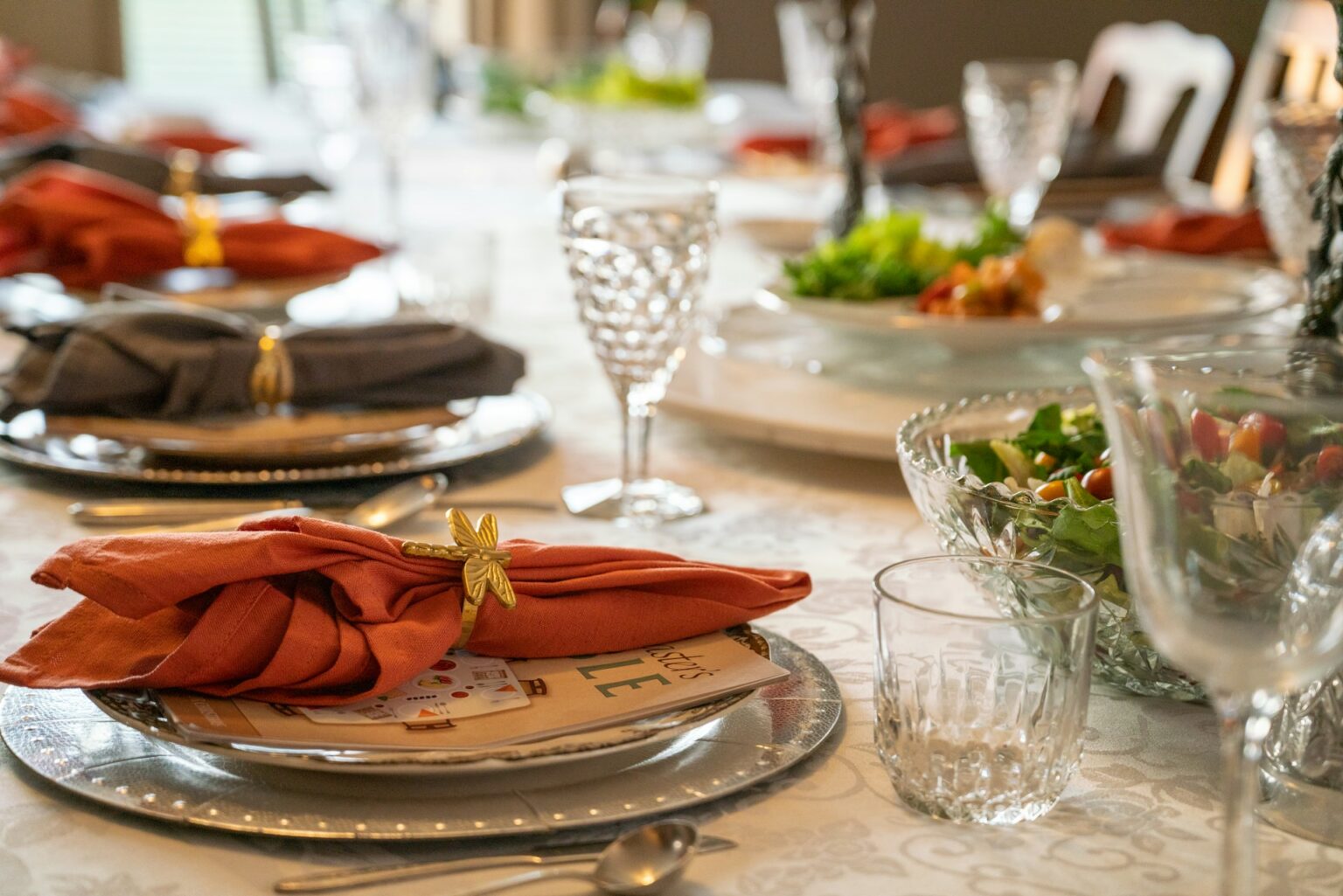 Mesa posta afetiva: como usar objetos com significado na decoração da sua mesa