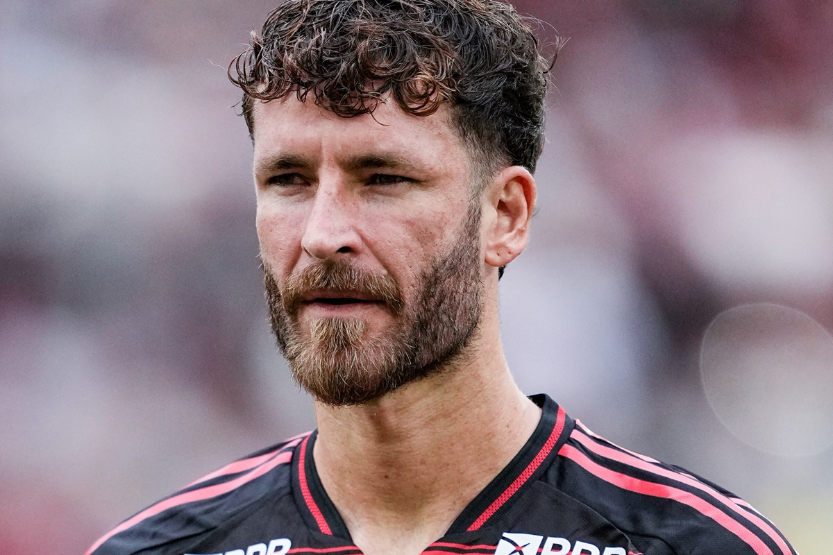 affair?-leo-pereira-e-visto-saindo-de-festa-com-ginasta-da-selecao