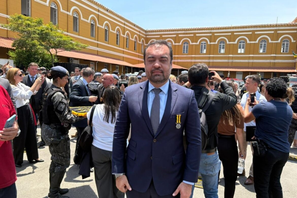 castro-e-motta-sao-homenageados-por-batalhao-de-elite-da-pm-de-sp