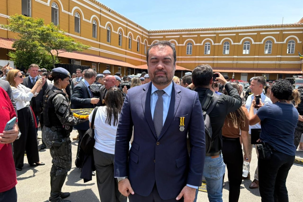 castro-e-motta-sao-homenageados-por-batalhao-de-elite-da-pm-de-sp