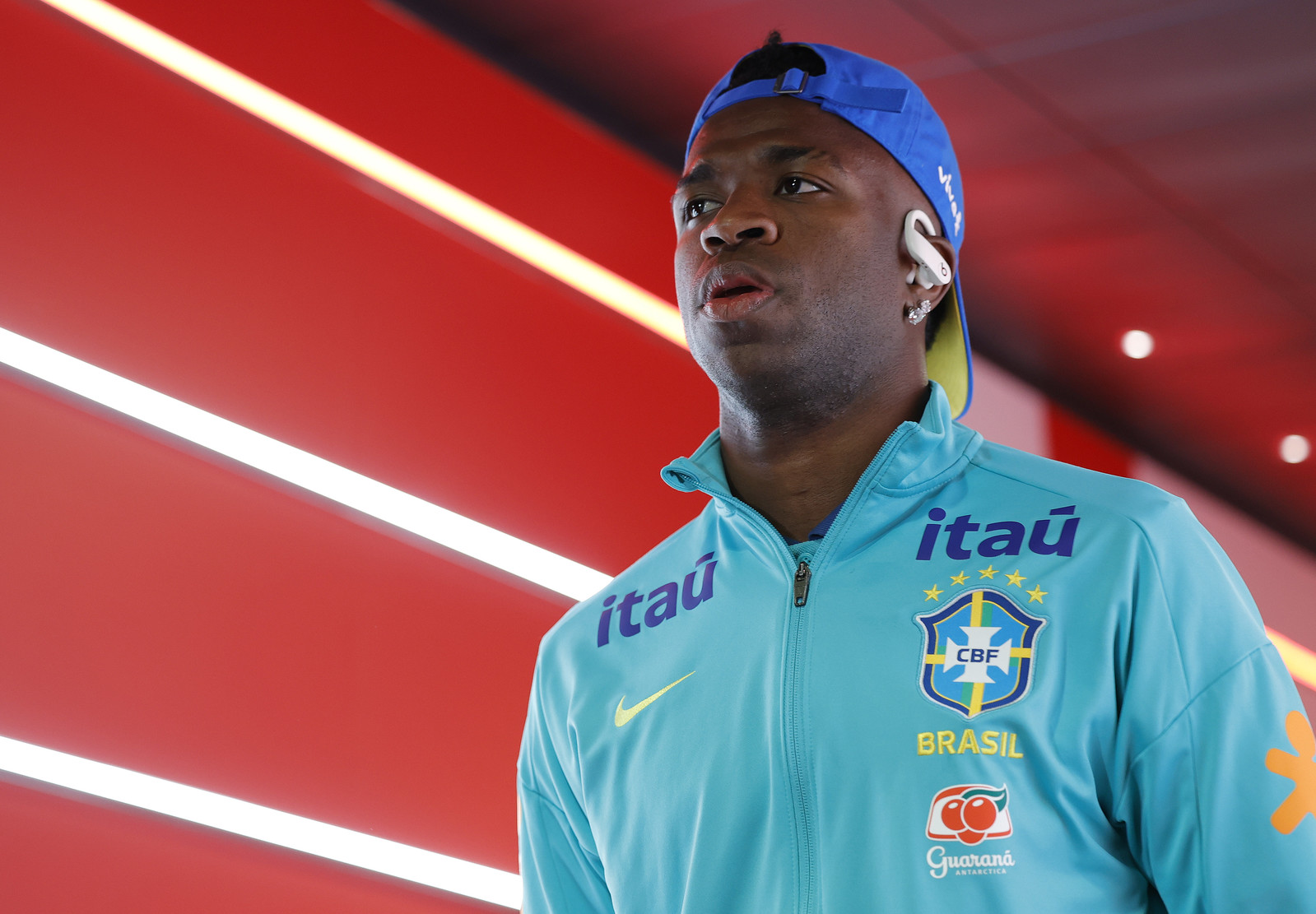 Em meio a romance com Virginia, Vini Jr pode ficar fora da Copa do Mundo; entenda