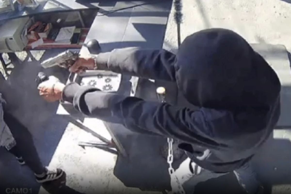 homem-que-atirou-contra-ex-em-pastelaria-usando-2-armas-e-procurado