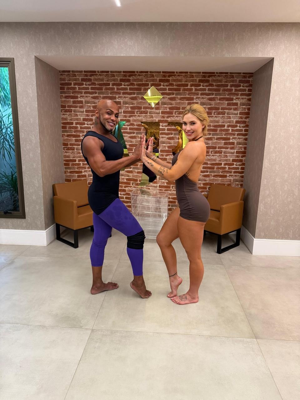 professor-de-samba-de-virginia-poe-panos-quentes-em-polemica-e-fala-de-evolucao-da-influenciadora