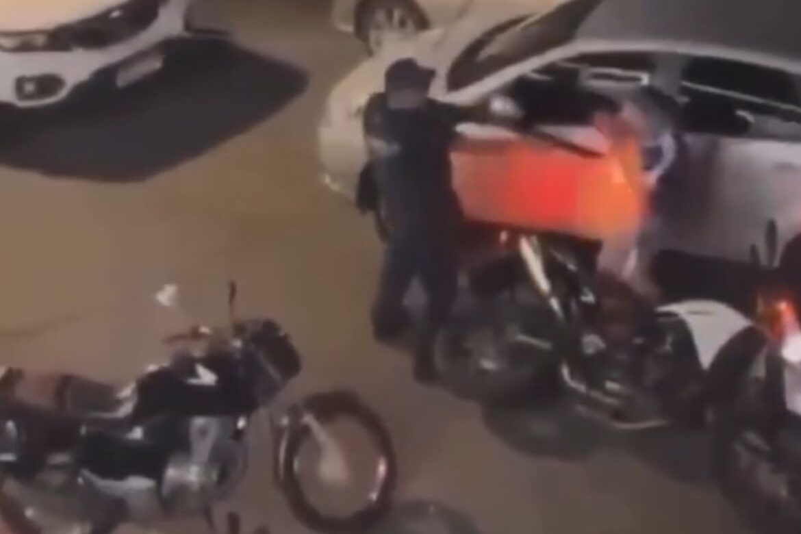 gcm-atira-com-arma-de-baixo-impacto-contra-jovem-em-baile-funk-de-sp