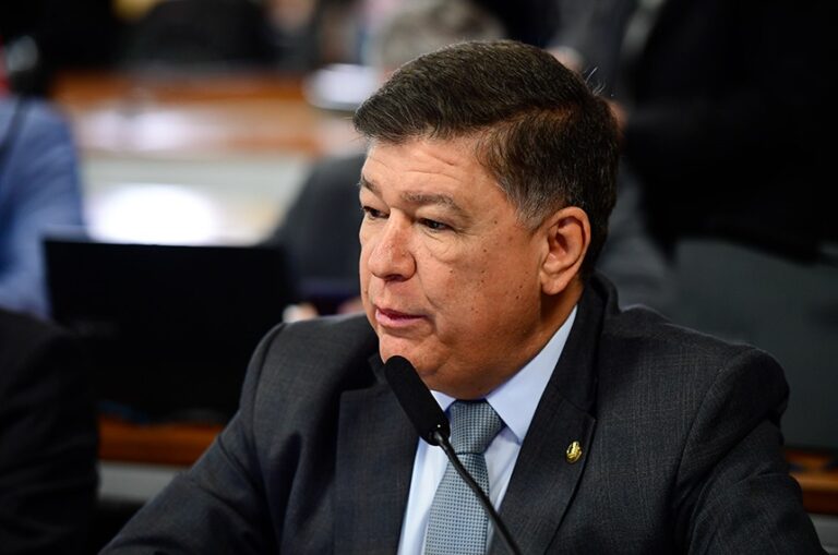 Presidente da CPMI do INSS pede a Moraes autorização para visitar Bolsonaro, generais e presos do 8 de Janeiro