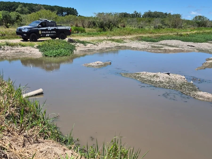 pai-mata-o-proprio-filho-afogado-em-acude;-motivo-chocou-ate-a-policia