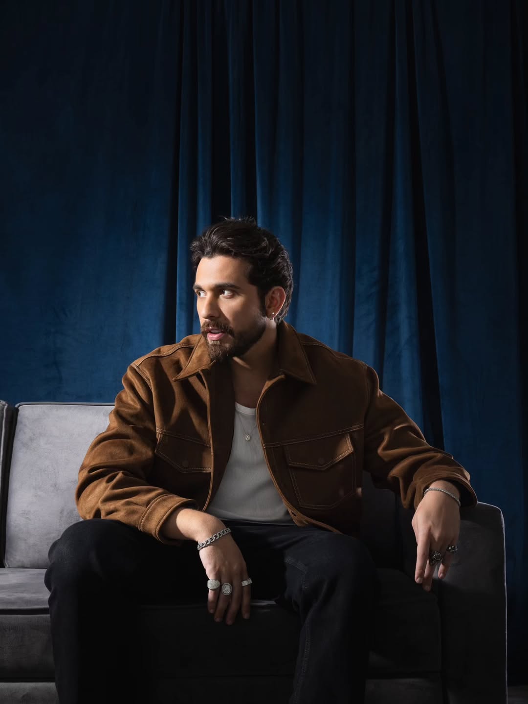 ex-de-ana-castela,-gustavo-mioto-leva-cantada-de-famoso:-saiba-quem-e