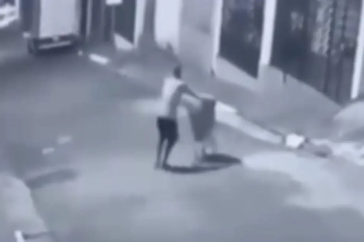 video:-mulher-e-encontrada-morta-dentro-de-carrinho-de-supermercado