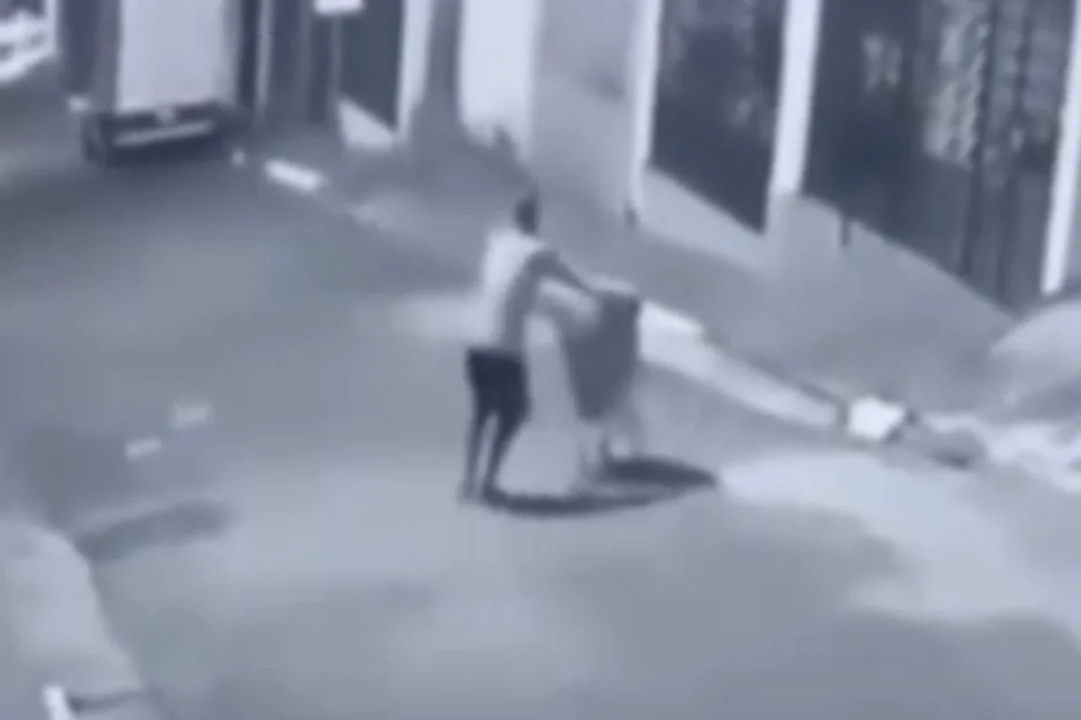 video:-mulher-e-encontrada-morta-dentro-de-carrinho-de-supermercado