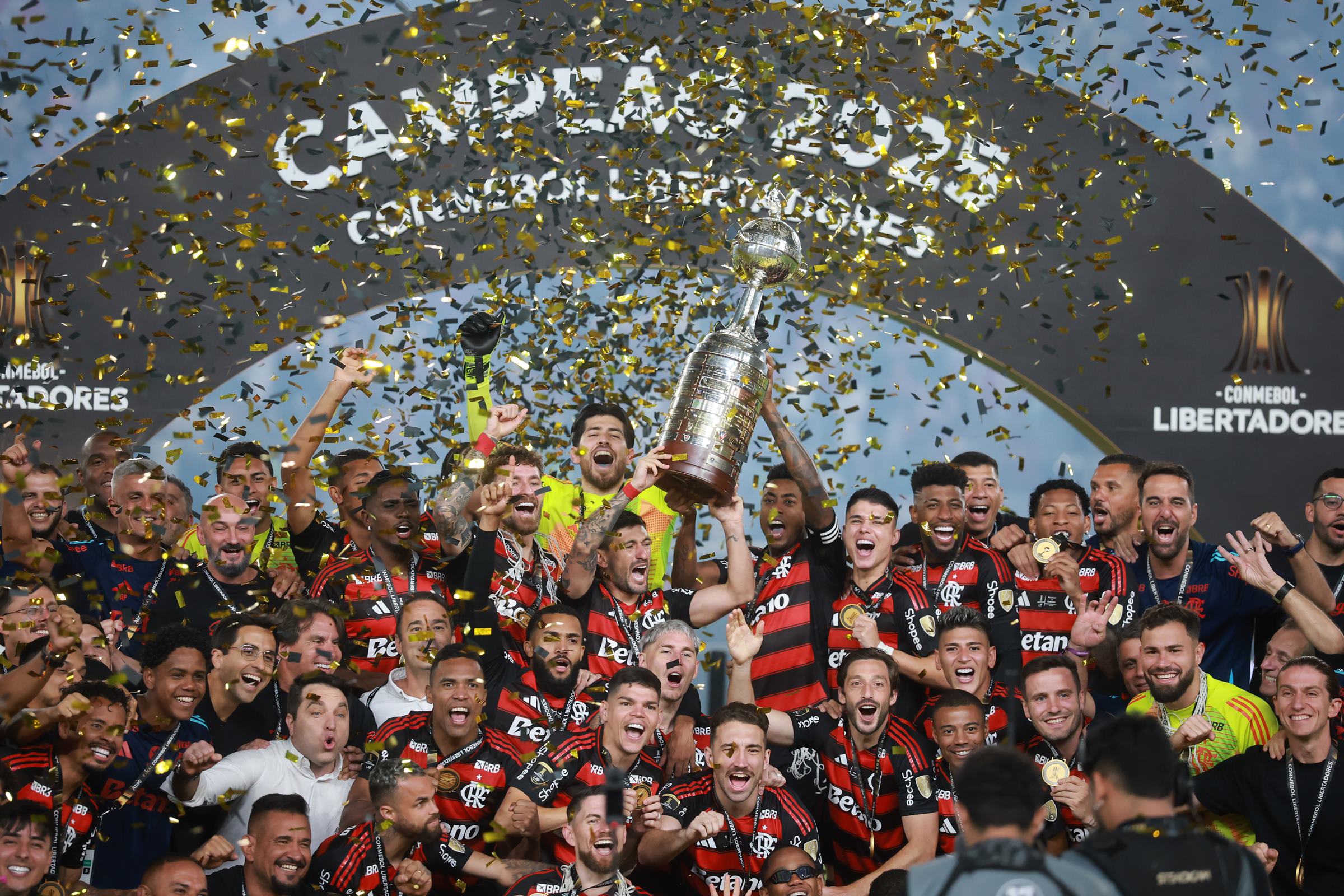 flamengo-e-o-atual-campeao-de-torneios-importantes-na-america-e-brasil