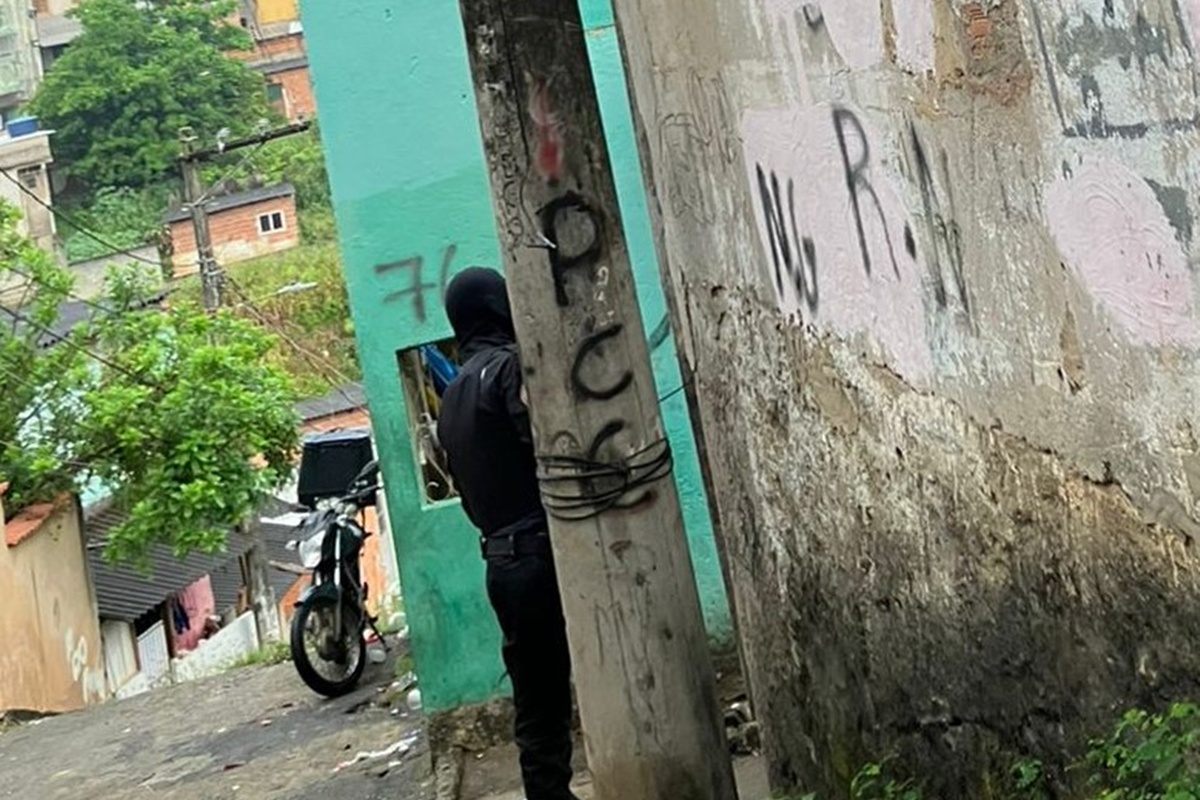 policia-desmonta-“banco-paralelo”-do-pcc-para-lavar-milhoes-do-crime