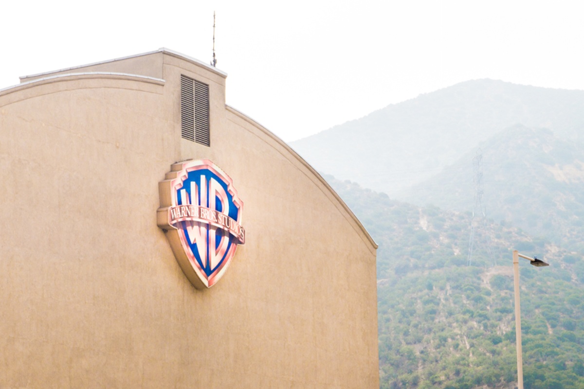 netflix-faz-proposta-e-ganha-forca-na-corrida-pela-compra-da-warner