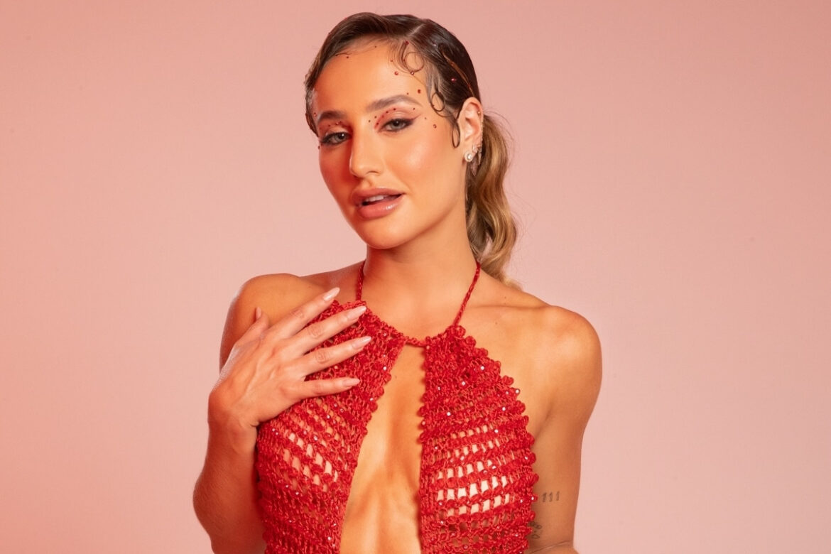 bruna-griphao-abre-o-jogo-sobre-samba-no-pe-e-criticas-no-carnaval