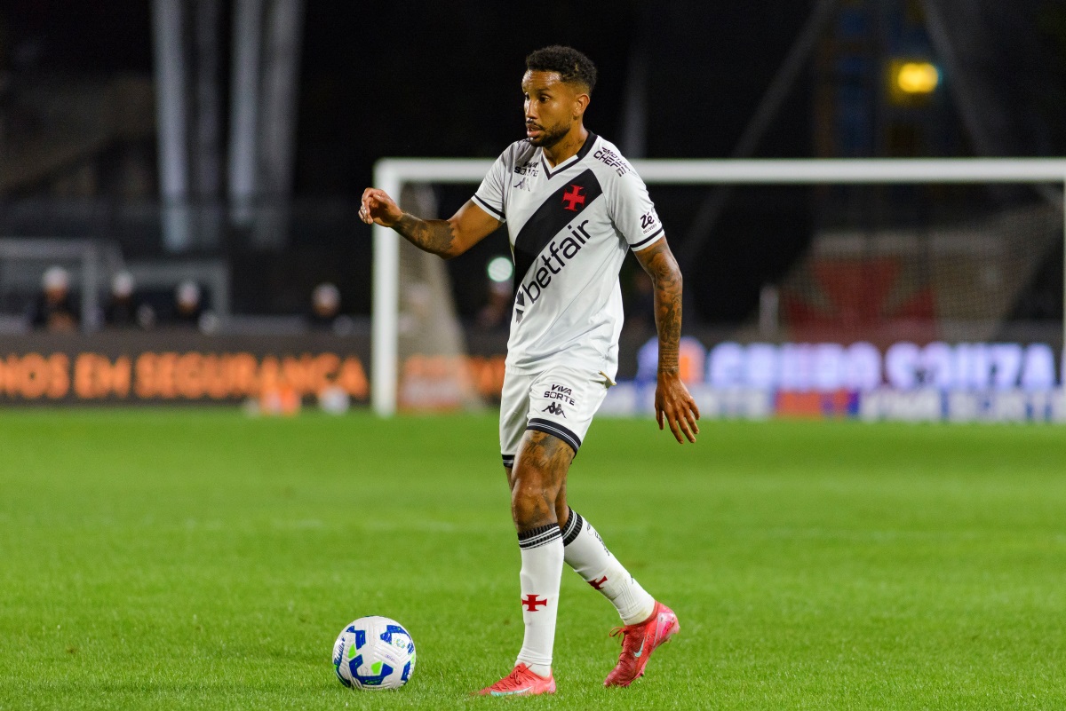 vasco-renova-com-jair-ate-o-fim-de-2026;-atleta-esta-lesionado