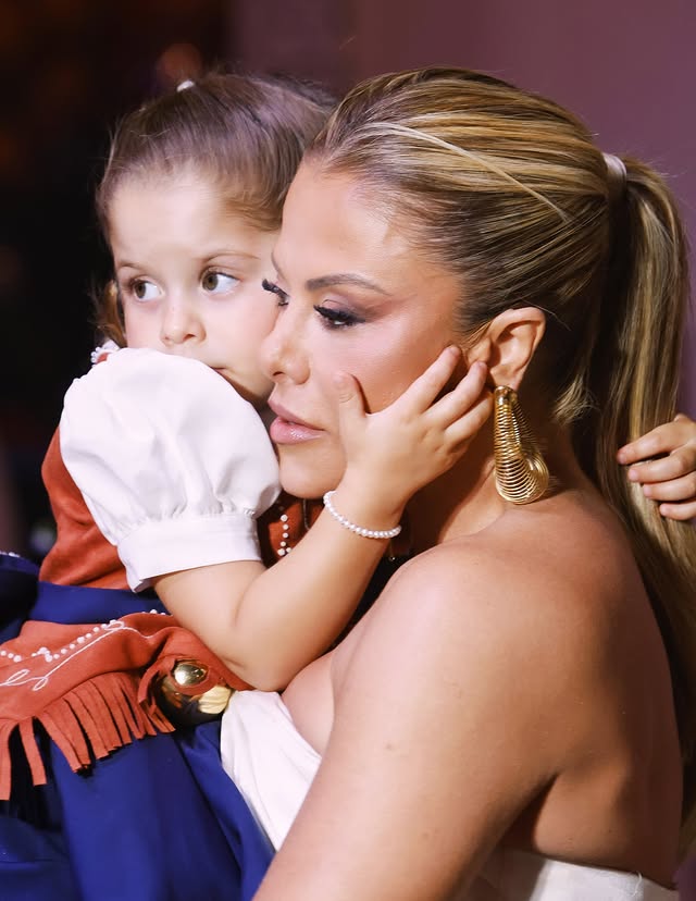 poliana-reage-a-decoracao-de-natal-de-virginia-e-video-com-filhos;-veja-o-que-ela-disse