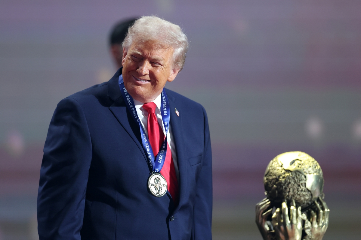 presidente-da-fifa-concede-premio-da-paz-a-donald-trump;-confira