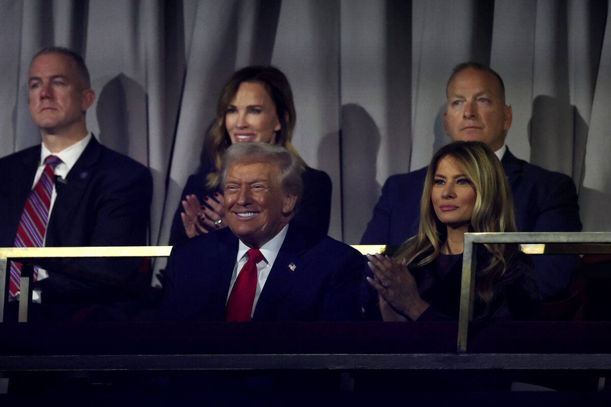 trump-acompanha-sorteio-da-copa-do-mundo-e-cita-pele