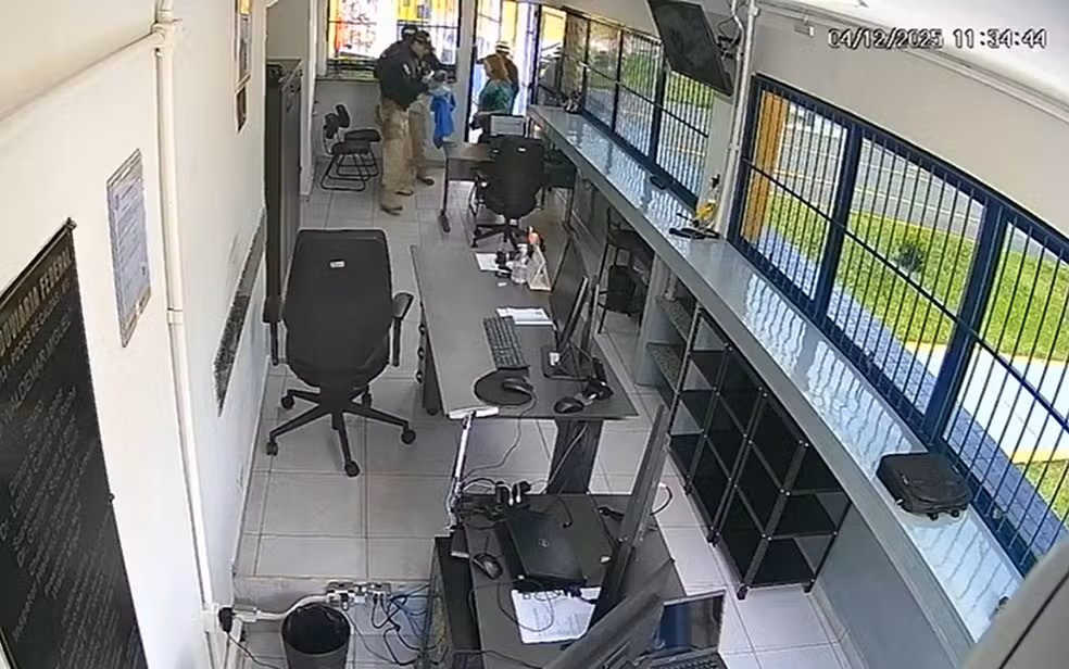 familia-caminha-5-km-em-busca-de-socorro-e-bebe-engasgado-e-salvo-pela-prf;-veja-video